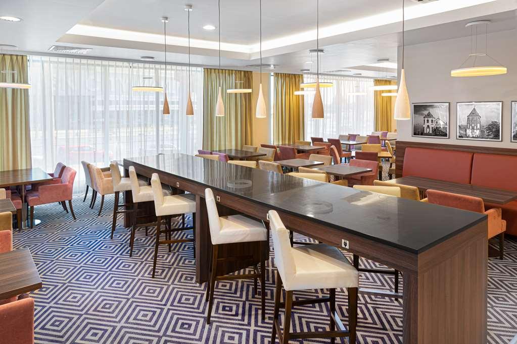 Hampton By Hilton Minsk City Centre Restoran gambar